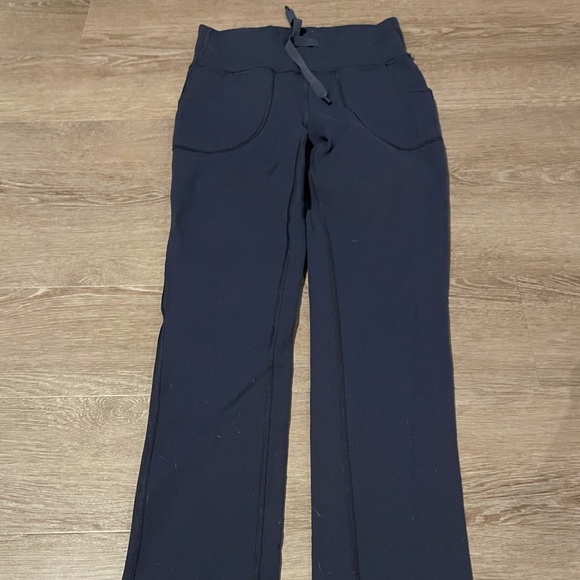 Size 6 lululemon pants with pockets - Picture 1 of 2